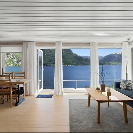 Cozy By The Waterfront, Tranquility, Nature, And Fjords Jørpeland