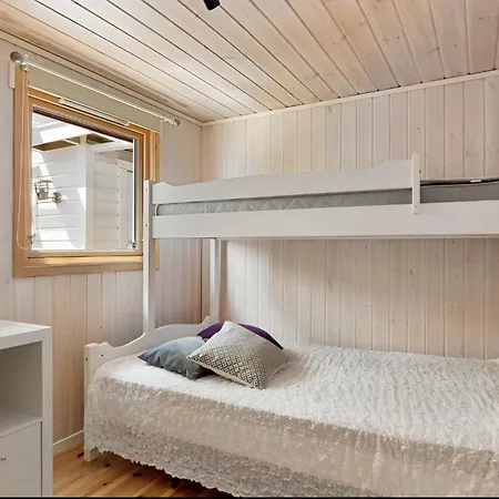 Casa de Férias Cozy By The Waterfront, Tranquility, Nature, And Fjords Jørpeland