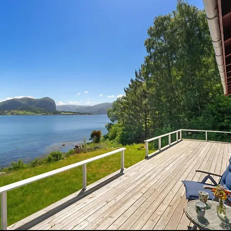 Cozy By The Waterfront, Tranquility, Nature, And Fjords Jørpeland