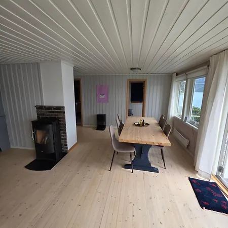 Cozy By The Waterfront, Tranquility, Nature, And Fjords Jørpeland