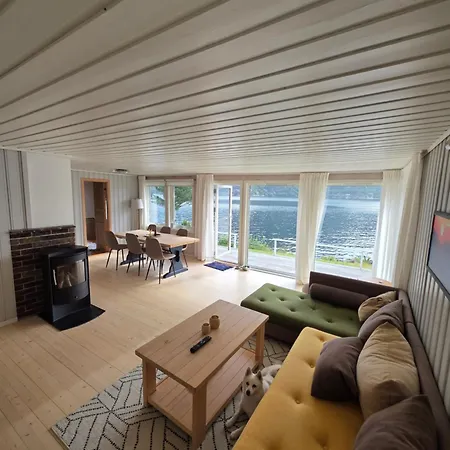 Cozy By The Waterfront, Tranquility, Nature, And Fjords * Jørpeland